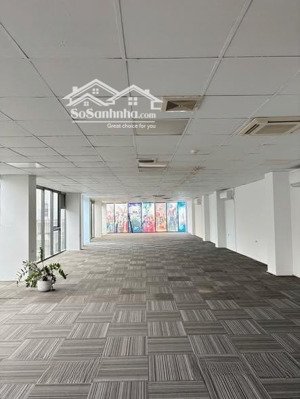 cho thuê vp phổ quang - dt 200m2