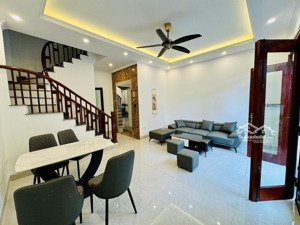 bán gấp nhà 46m2 giá 8.6 tỷ - mặt ngõ nguyễn văn linh - 5 tầng thang máy - ô tô đỗ cách 10m