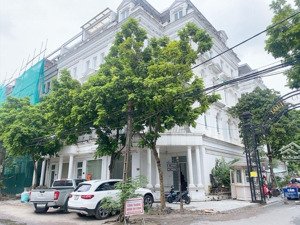 bán biệt thự kđt văn phú hà đông 216m2, 4t thang máy, nội thất xịn, giá 35 tỷ, view thoáng, rộng