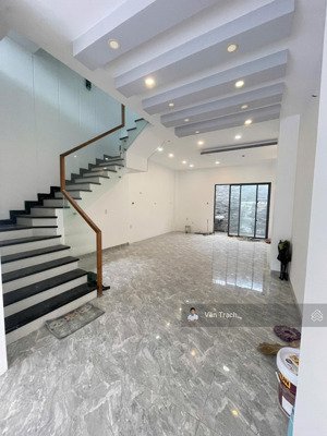 cho thuê nhà bùi phùng vcn phước hải đối diện công viên phù hợp làm văn phòng,nhà ở