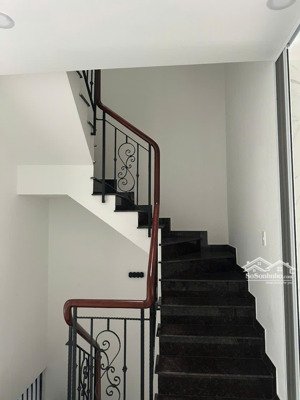 cho thuê văn phòng khu đô thị him lam kênh tẻ giá rẻ t12/2025