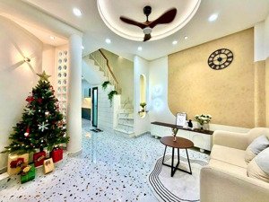 sd100m2, bán gấp nhà 3 tầng, 4pn, hẻm 4m, nguyễn đình chiểu, p4 phú nhuận, 6 tỷ nhỉnh tl