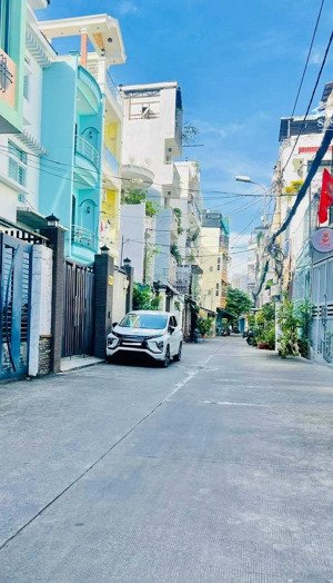 bán nhà p. 15 tân bình, hẻm xe hơi 5m, ngang 5m, sd 63m2, cống lở, ngay trường chinh