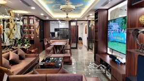 cho thuê hoàng cầu skyline 3 ngủ, view hồ, giá 23 tr/th, lh: 