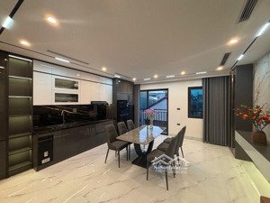 do nhu cầu cần bán gấp nhà: nguyễn văn cừ dt 52m2, 5 tầng, mt 4.1m, tặng nội thất, ô tô vào nhà