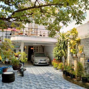 bán gấp nhà 4.7x25m, mặt tiền ô tô 8m, nhà cấp 4 sân vườn thoải mái,hướng đông nam,gọi 