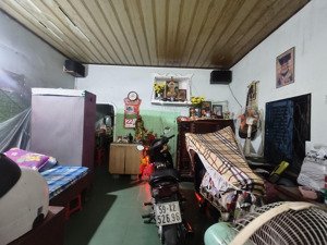 mt đường 11 - trường thọ 89m2- chỉ 10.tỷ mt 12m có lề _ ngang 5.4m nở hậu.