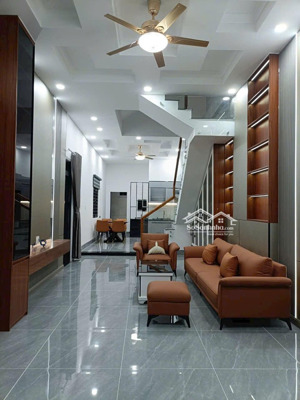 hẻm ô tô đường nguyễn văn tăng, 3 lầu - sổ hồng riêng, hđt 12tr/th còn 1 năm có thể sang nhượng.