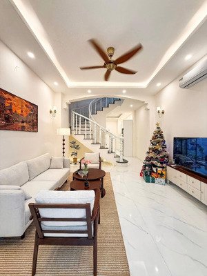 dự bay trong 24h - khu biệt thự kỳ đồng q.3 - căn nhà đáng sống - 57m (4.1 x 14) - 3 tầng, 3pn 4wc