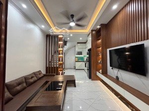 bán nhà 5 tầng mới full nội thất về ở ngay / ngõ thông / cách ô tô chỉ 40 mét cực hiếm