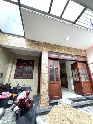 cần bán gấp nhà 4 tầng giáp kdc an sương 7,5m x 16m. cho thuê 20 triệu/ tháng