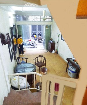 cho thuê nhà 4tx30m2 đường ngõ 624 minh khai hàng xóm times city. giá 8.8tr tiệu. lh: 