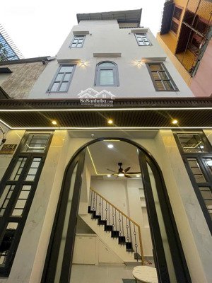 top nhà nhỏ xinh 1 trệt 3 lầu đỗ tấn phong phú nhuận tp.hcm