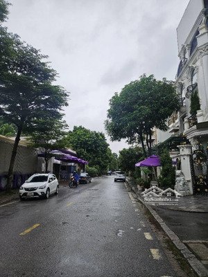 siêu phẩm biệt thự phố trung văn - lô góc - vỉa hè - thang máy -kinh doanh cực đỉnh - 2 mặt phố