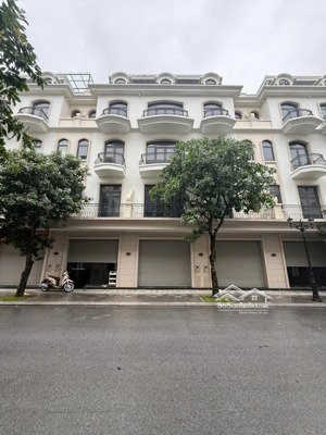 bán gấp shophouse 67,5m sổ đỏ vĩnh viễn vinhomes ocean park 2- 10,5tỷ