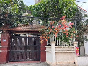 bán biệt thự 4 tầng đông dư, sẵn sổ đỏ không vướng quy hoạch