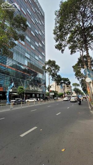 MT Ngay Khách sạn Pullman Q.1 - 11x30m(CN: 290m2)CTXD: 2 Hầm + 10 tầng - Gía: 180 tỷ