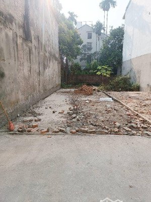 bán nhà an dương vương giá chỉ 8,5 tỷ diện tích: 40m² cách mặt phố an dương vương 10m