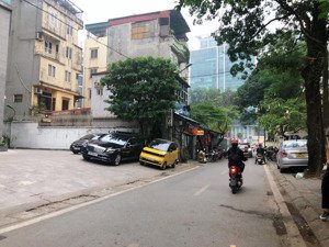 kim mã ba đình-ngay sát phố-nhà dân xây mới đẹp-lô góc- 39m2 - mt: 4,3m - 6 tầng thang máy- gần ôtô