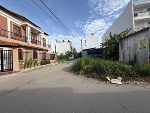 bán nền góc cực đẹp kdc samsung bưng ông thoàn, kế bên liên phường