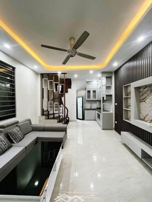 bán nhà xuân la, nhà nhỏ xinh, 3 ngủ, lô góc, gần ô tô - sát phố, 32m2 chỉ 8.5 tỷ.