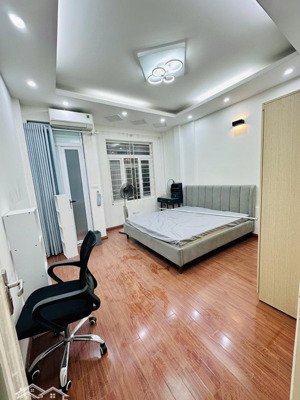 bán nhà trường chinh, trung tâm đống đa, dân xây, cách phố 30m , ở ngay. 53m2 x 5t- 14.3 tỉ