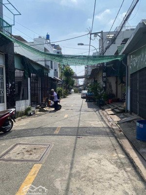 nhà bình tân, hxh 6m thông, 60m2 - 2 tầng - 2pn - 2wc - giáp tân phú - sổ hồng riêng