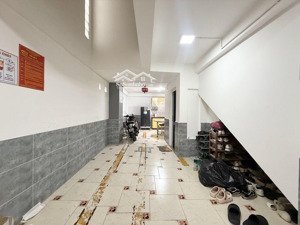 ngay cv lê thị riêng-nhà 60m2-xây 5 tầng đúc-4,2x14-hxh đổ cổng-dòng tiền 40tr-nhỉnh 7tỷ