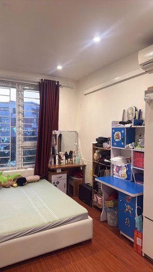 cần bán nhanh căn góc chung cư 70m 3ngủ 2wc tầng cao hướng mát view đẹp kđt đặng xá-gia lâm hà nội