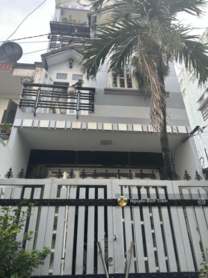 gần mt nguyễn hồng đào shr vuông đét dtich 4.1x23m 3tầng btct - hxh thông - 10.x tỷ tl