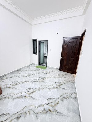 nhà mới xây 740/ sư vạn hạnh q10 (vạn hạnh mall)