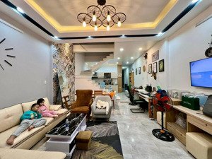 cho thuê nhà 2pn khu hoà xuân, có sân vườn