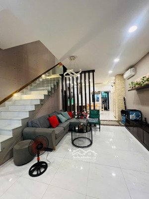 bán nhà phố 85m2, 4pn, 3wc, full nội thất khu compound melosa khang điền, p. phú hữu, quận 9