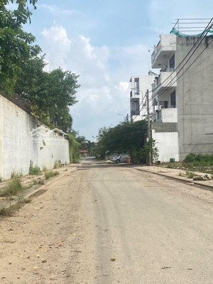 bán lô đất 1 xẹt nguyễn xiển thông vành vđ3 view vinhomes 57.3m giá 3.6 tỷ, xây đc 5 tầng