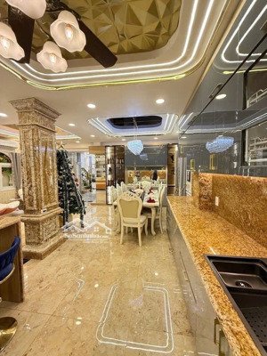 sát mặt tiền nở hậu gần tuyến metro cmt8 tiềm năng tăng giá mạnh