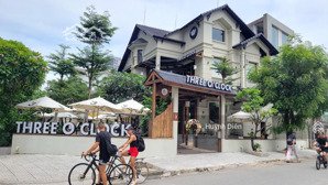 định cư bán gấp biệt thự sân vườn 360m2 (14x23m) ngay nguyễn văn hưởng, thảo điền, quận 2-giá 53 tỷ