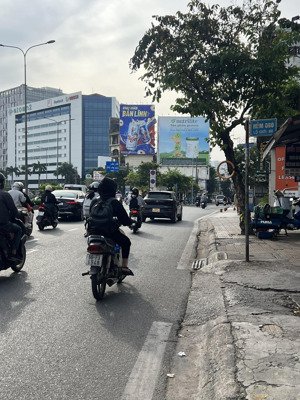 đất dt 330m2, đường cộng hoà, ngay etown, f.13 tân bình. khu xd cao tầng, bán gấp. giá 22.09 tỷ