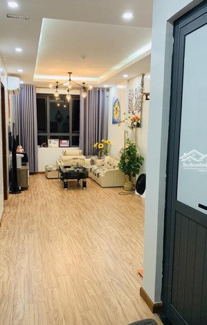 nhà chị gái mình chuyển lên 4 ngủ cần bán căn 3 ngủ ở từ đầu rất đẹp