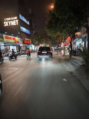 nhà 3tầng- 90m2 tt trâu quỳ ô tô tránh 2 thoáng gần hvnn 11.8tỷ