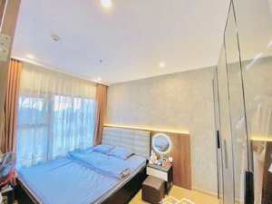 bán chung cư cao cấp 2 ngủ phân khu s401, sẵn sổ, đầy đủ nội thất.