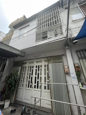 nhà 2 tầng (5 x 6,5) + 2pn hxh ngay chợ phạm đăng giảng, chung cư gia phú, lê trọng tấn. nhỉnh 3tỷ