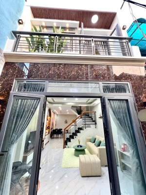 cần bán căn ngay phan văn trị, bình thạnh. giá: 4.2 tỷ/ 63m2. sổ riêng, lh 