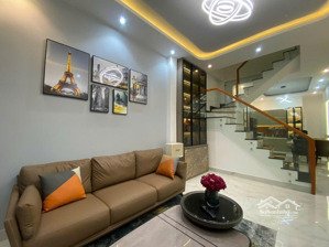 nhà đẹp đường lê hồng phong,p.10,q.10 - 55.5m2- 4 tấm giá 10.6 tỷ