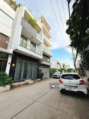 bán nhà 3 tầng 40m (4x10) hẻm ô tô quay đầu 200m ra đường phú thuận quận 7
