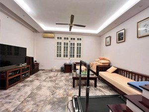 đẹp nhất cầu giấy! 50m ra phố, gần oto, ngõ 3.2m, lô 2 thoáng, 41m2, 5 tầng, tặng nội thất.