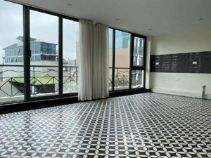 mặt phố yên phụ - hầm + 5 tầng nổi mặt tiền gần 6m - giá tốt hiếm có trong tầm tiền vị trí lõi