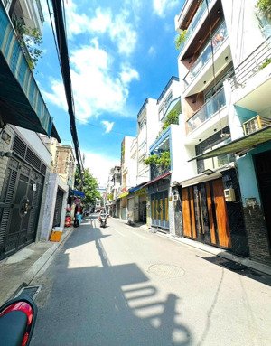 bán nhà hxh cách mạng tháng tám - 62m2 x 3 tầng - chỉ 9.4 tỷ