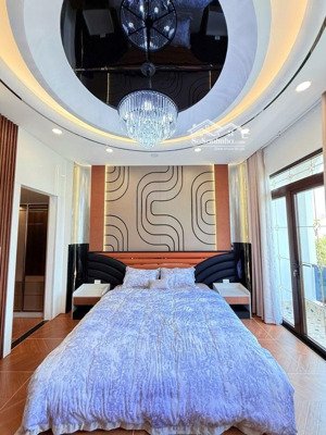 nhà có thể cho thuê căn hộ dịch vụ 100m2 giá 11tỷ thương lượng