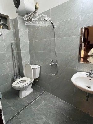 nr hoàng văn thái . 40m x 4t . giá có tl