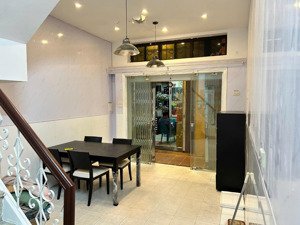 chính chủ cho thuê nhà nguyên căn lò đúc (hbt) chỉ hơn 9 triệu